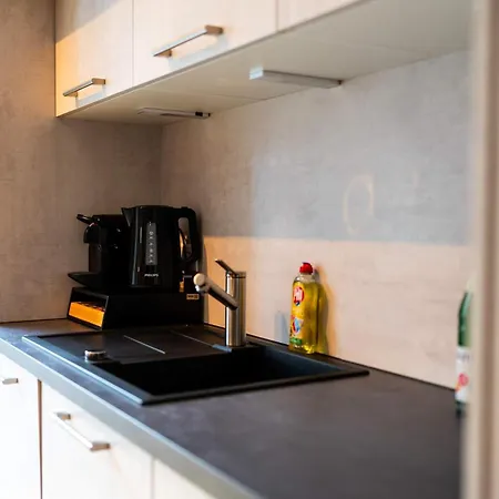 Casavia Bb01 Mit Parkplatz Bis Zu 7 Personen, Zentral * Böblingen