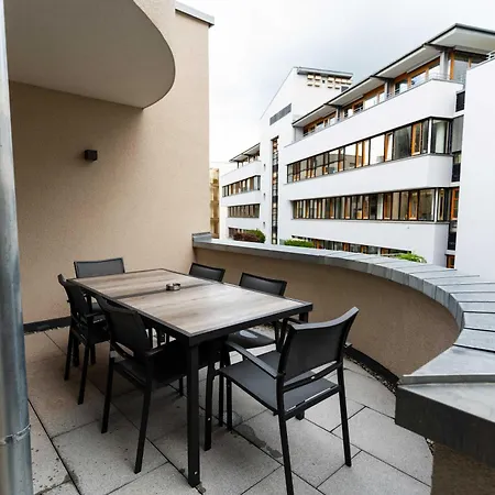 Casavia Bb01 Mit Parkplatz Bis Zu 7 Personen, Zentral * Böblingen