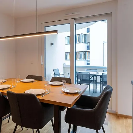 Casavia Bb01 Mit Parkplatz Bis Zu 7 Personen, Zentral Apartament *